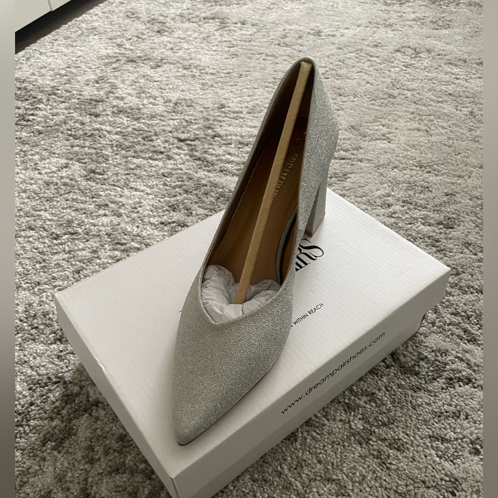 Silver heels - Picture 3 of 3